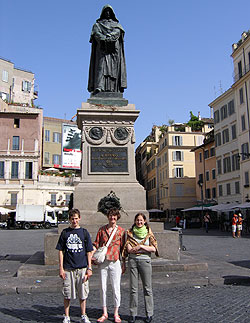 Peter, Lisa and Sarah Muglia on a family vacation in Italy.