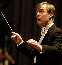 David Robertson is acclaimed by critics as one of the most important conductors of his generation.