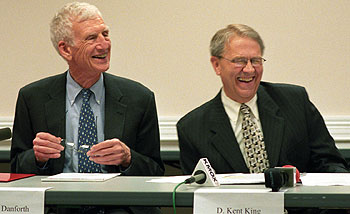 Chancellor Emeritus William H. Danforth and D. Kent King, Missouri Commissioner of Education, at a meeting of the special committee focusing on St. Louis Public Schools.