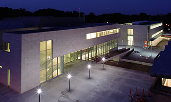 The southern facades of the Kemper Art Museum and Earl E. and Myrtle E. Walker Hall. Also pictured is the Dula Foundation Central Courtyard.