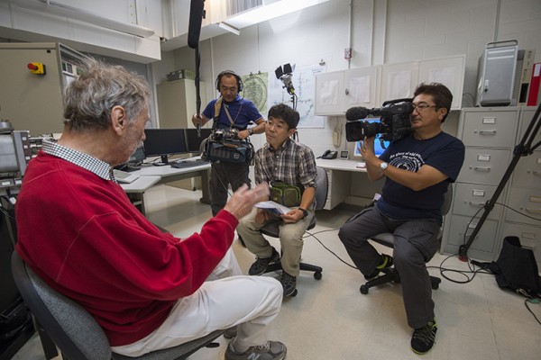 Japanese film crew talks stardust with physicists