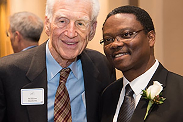 Achilefu receives prestigious St. Louis Award ​​​