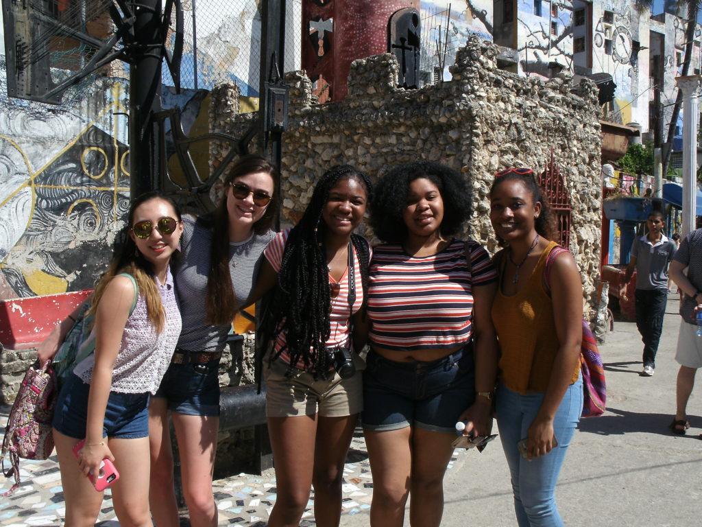 Washington University students visit Callejon de Hamel in Havana. The community project features artwork inspired by Afro-Cuban traditions. (Photo: Elzbieta Sklodowska) 