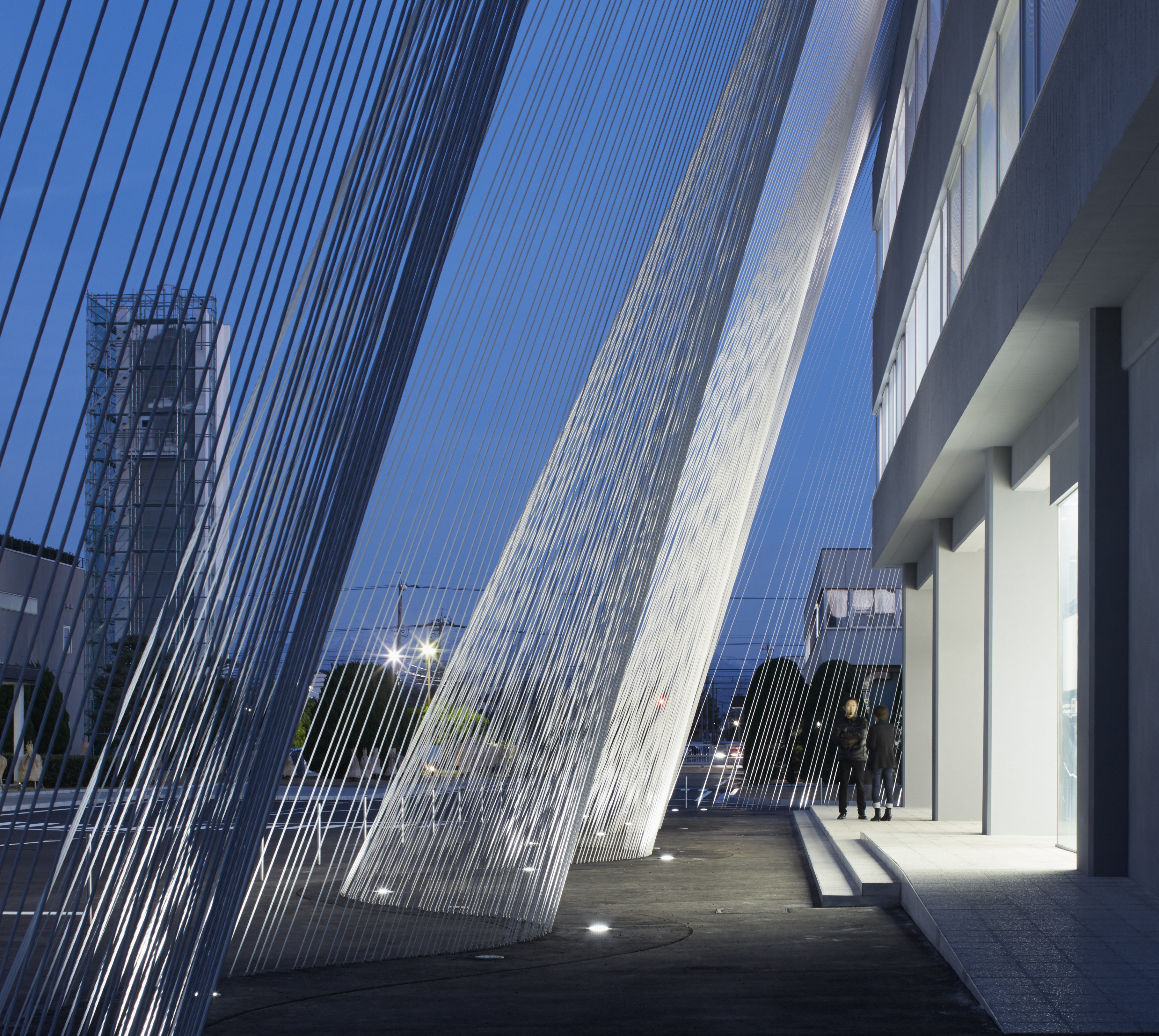 Braided carbon fibers strengthen quake resistance in a renovated office building housing Fab Labo, a museum for the Komatsu Seiren fabric company in Ishikawa, Japan. (Photo: Takumi Ota, Shinkenchiku) 