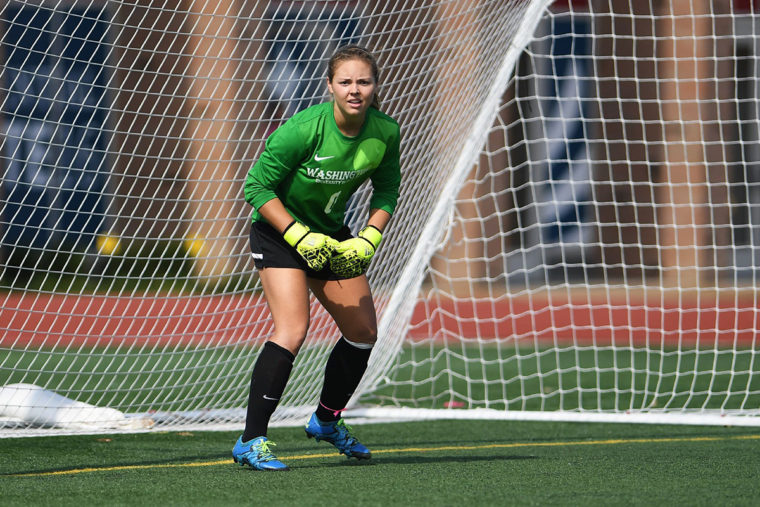 Lizzy Crist in goal