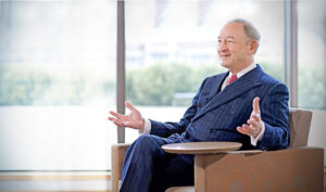 Chancellor Mark S. Wrighton discusses his legacy with Washington magazine. (Article photos: James Byard & Tom Malkowicz/WUSTL Photos)