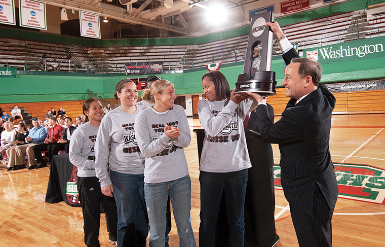 4.15.09--Celebration of Champions in the WUSTL Fieldhouse to celebrate outstanding athletic achievements of the men's and women's basketball teams and the track and swimming and diving teams. Photos by Joe Angeles