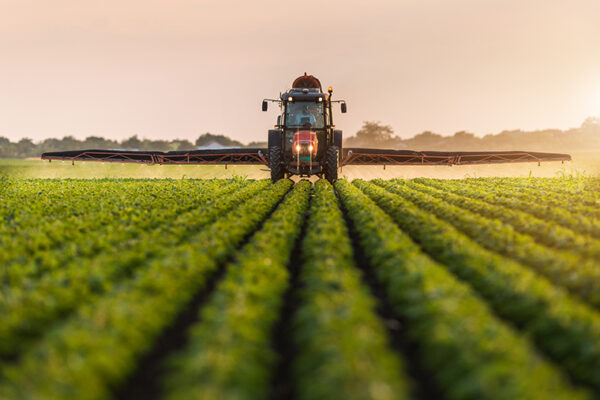 Investigative journalist casts critical eye on industry influence, pesticide science