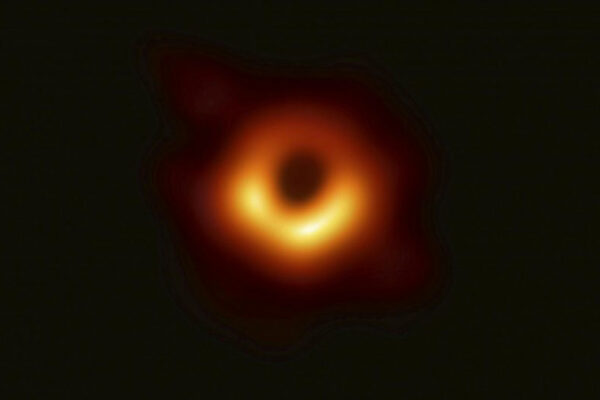 Nowak, collaborators win Breakthrough Prize for black hole image