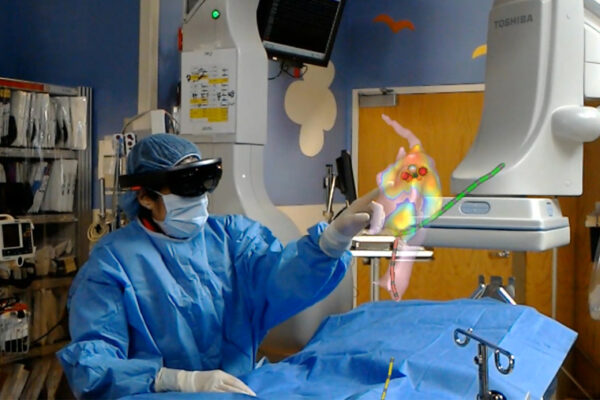 WashU-developed holograms help physicians during cardiac procedure