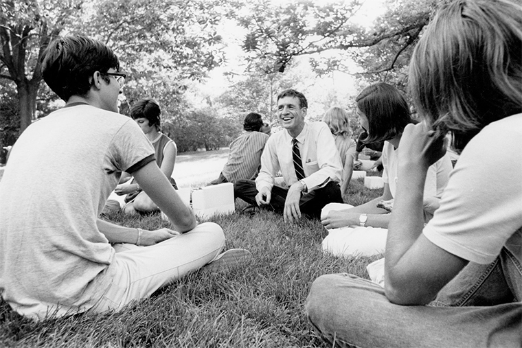 Chancellor William H. Danforth met regularly with students and was affectionately known as “Uncle Bill” and “Chan Dan.”