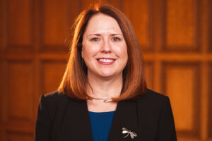 Erin McGlothlin headshot