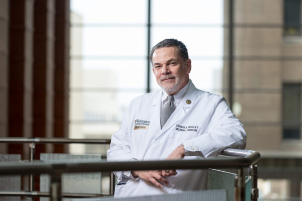 De Fer named director of Division of General Medicine