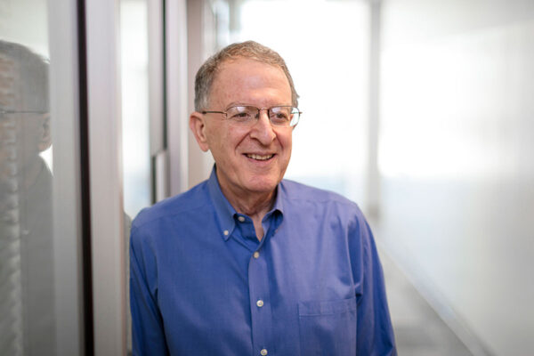 Gordon receives Dr. Paul Janssen Award for Biomedical Research