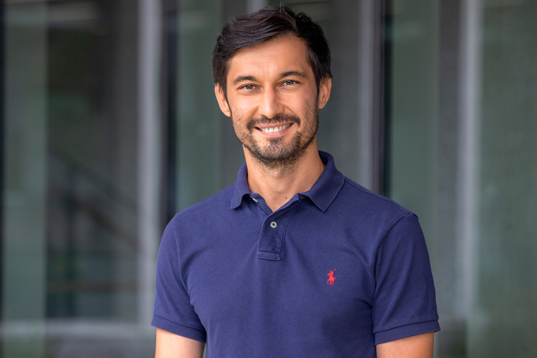 Headshot of Professor Ulugbek Kamilov, McKelvey School of Engineering