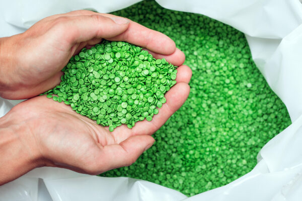 New system creates bioplastics, consumes CO2