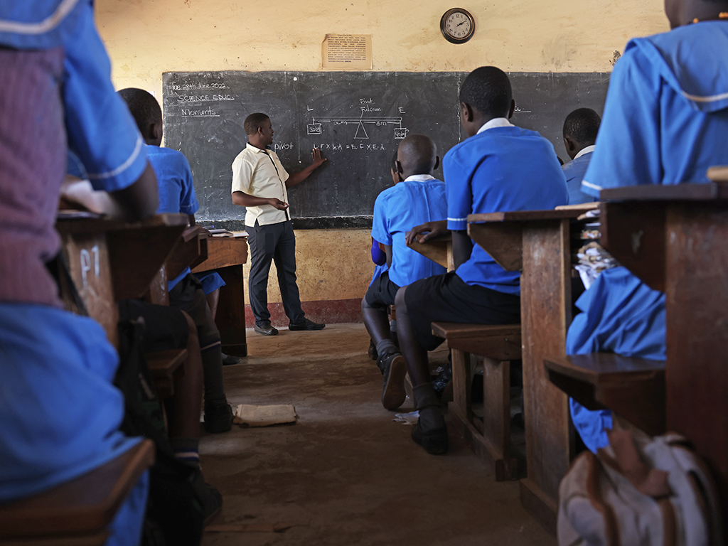 Fred Ssewamala’s aim is to inspire as much as anything. He gives the following advice to students in Uganda: “Believe in yourself. If anyone tells you something can’t be done, tell them to get out of your way.” (Photo: Thomas Malkowicz/Washington University)