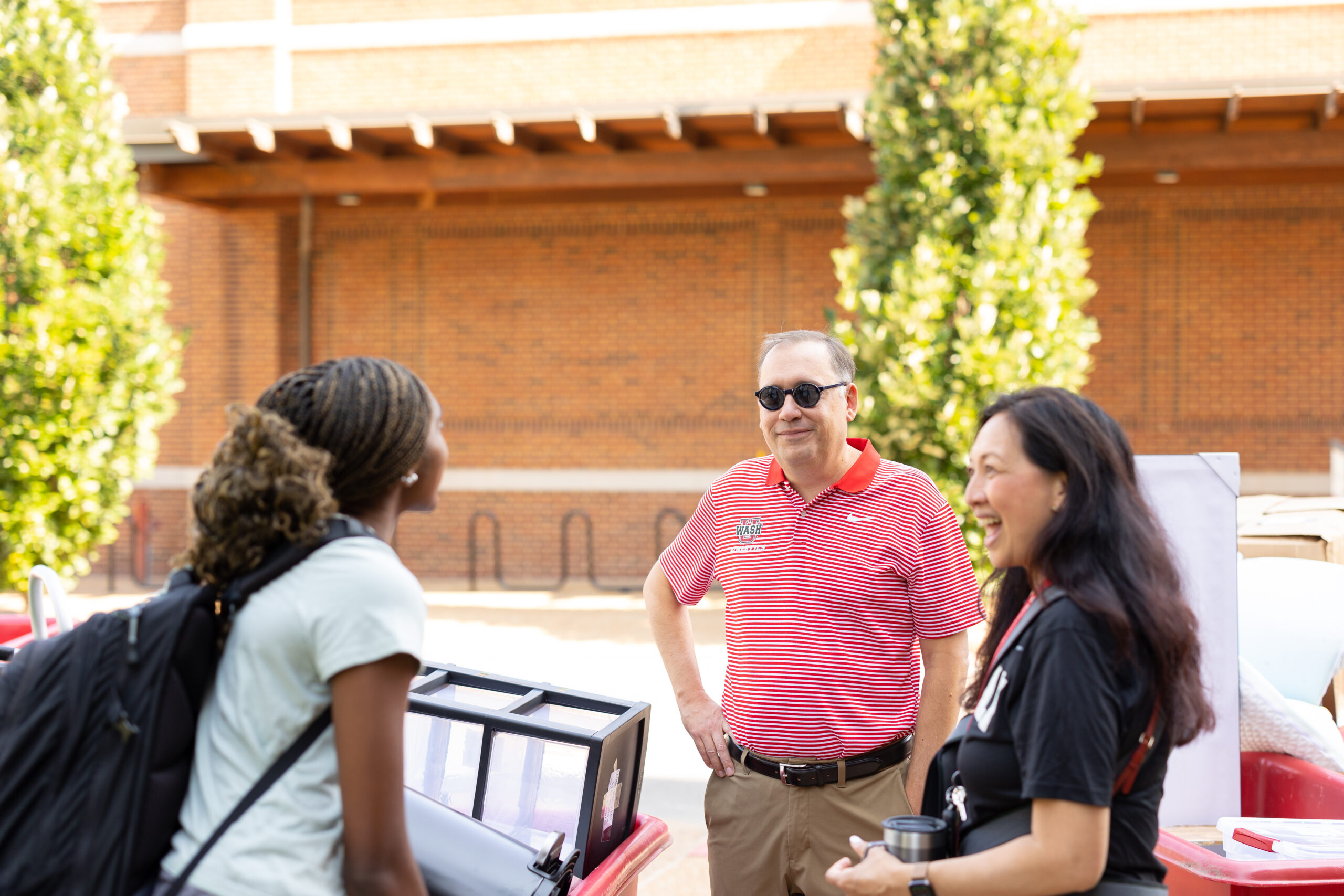 students move in