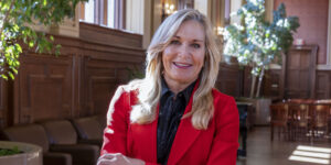 Board of Trustees member Valerie Davisson in Holmes Lounge. (Photo Joe Angeles/Washington University)