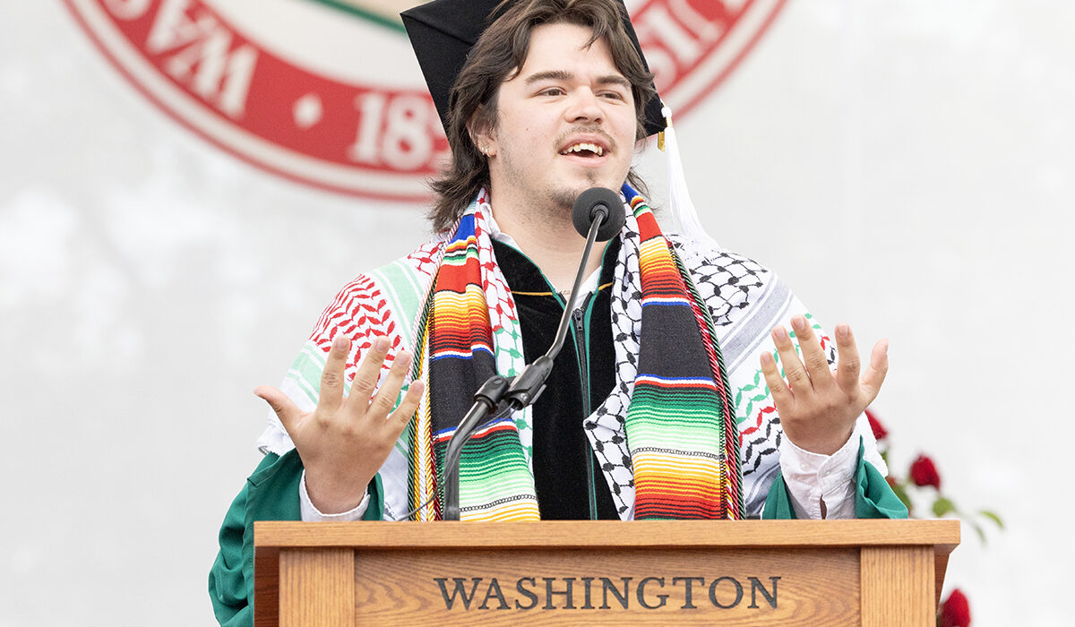 Alejandro Ramirez speaks at Commencement