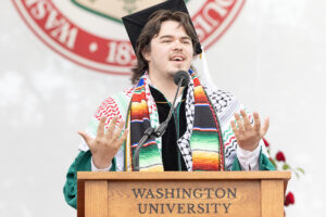Alejandro Ramirez speaks at Commencement