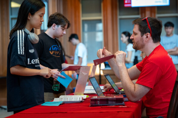 WashU enrolls more limited-income, first-generation students; share of Black students decreases