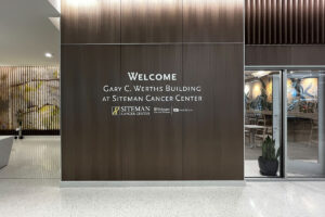 Entrance of the Gary C. Werths Building at Siteman Cancer Center