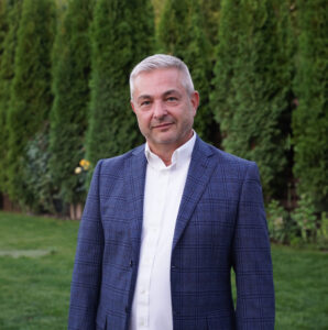 Alex Frishberg, JD '88, lives and writes in war-torn Ukraine. He founded Frishberg & Partners law practice in 1991, after attending WashU Law. (Courtesy photo)