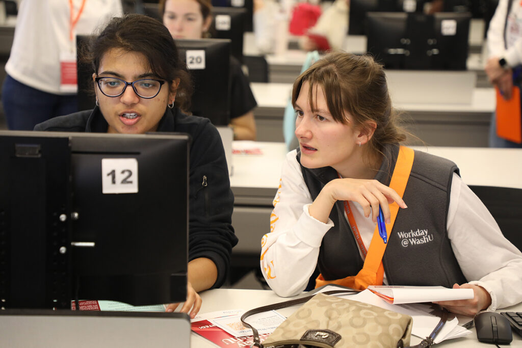 a student at WashU Medicine learns about the Workday Student system