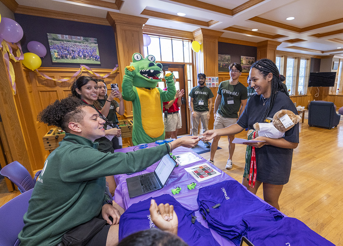 WashU welcomes class of 2029 - The Source - WashU