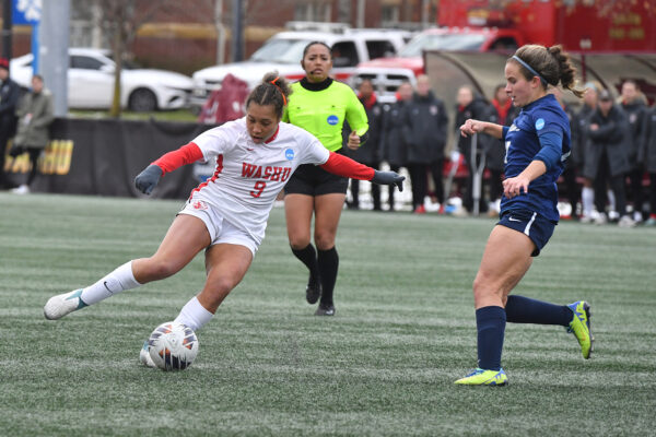 WashU women’s soccer wins accolades