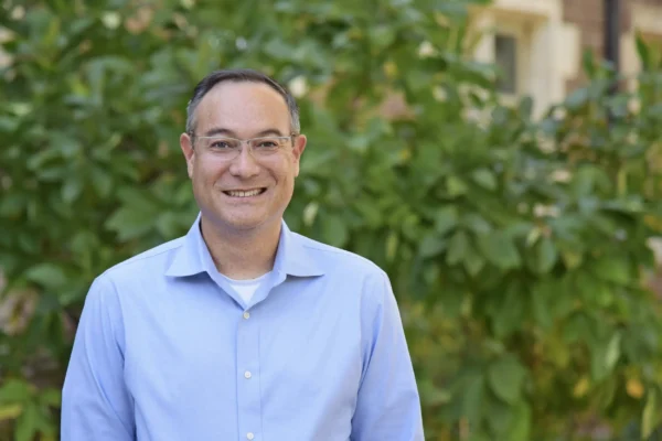 Inazu wins religion scholar award