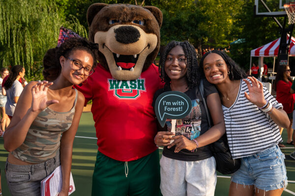 WashU’s mascot finally has a name: Meet Forest