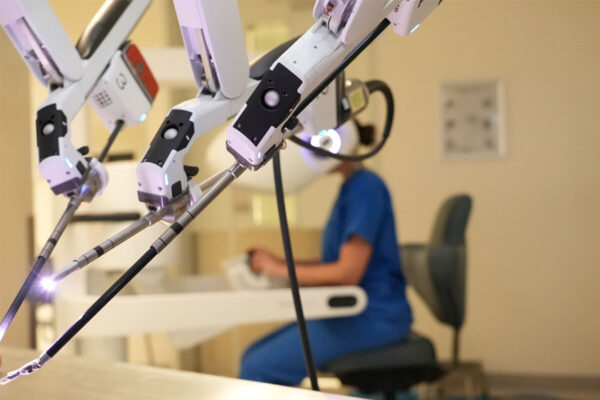 WashU Medicine and Barnes-Jewish Transplant Center perform breakthrough robotic liver-kidney transplant
